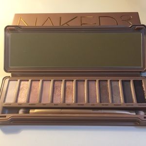 Urban Decay Naked 3 eyeshadow palette